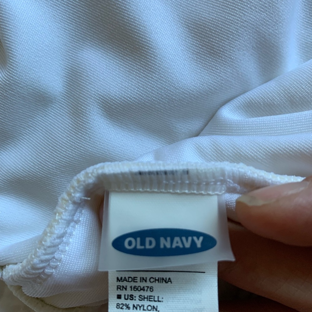 Square-Neck One-Piece Old Navy Swimsuit with Full Coverage - Picture 14 of 14